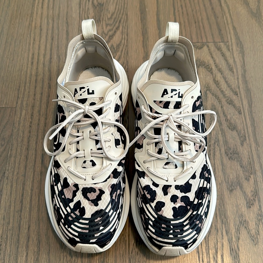 APL Streamline Leopard/Cheetah Print Sneakers - sz 8